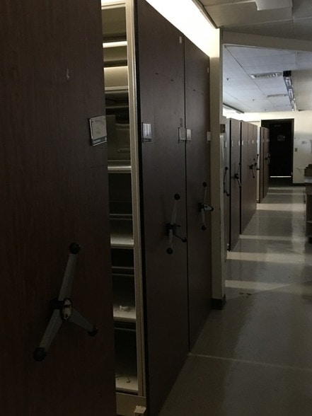 More Photos Of 901-934 Center St, Elgin Hospital For Sale