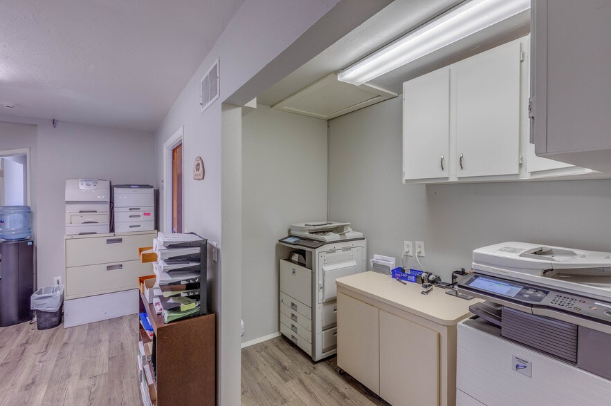 More Photos Of 1035 S Berry Rd, Norman Office For Sale