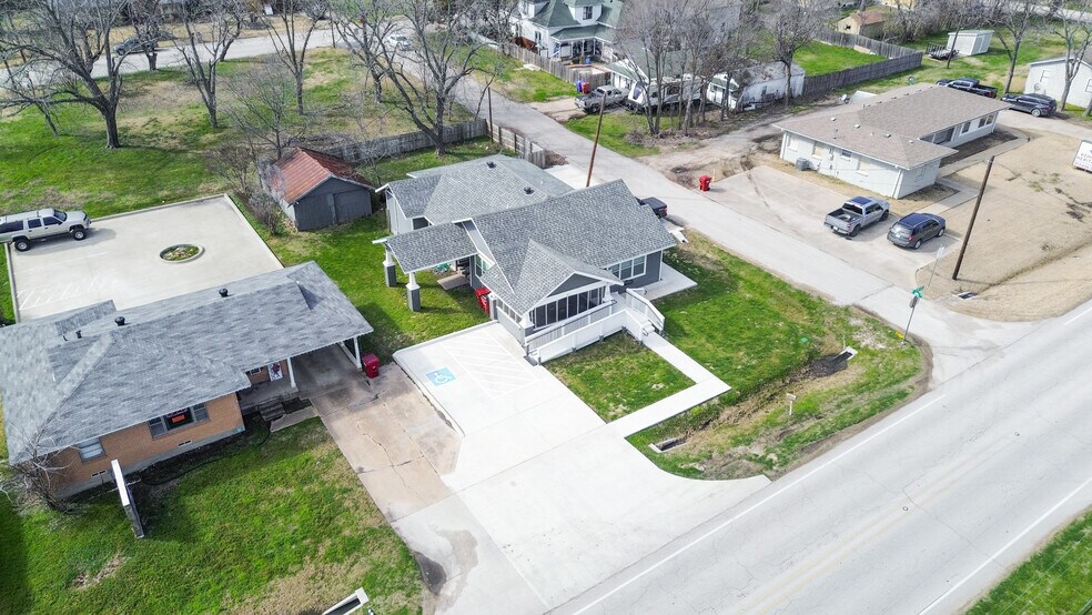 More Photos Of 501 S Elm St, Royse City Office Residential For Sale