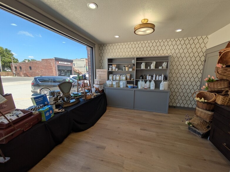 More Photos Of 106 NE 2nd St, Stuart Storefront For Sale