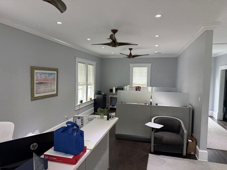 More Photos Of 619 Turner St, Clearwater Office For Lease