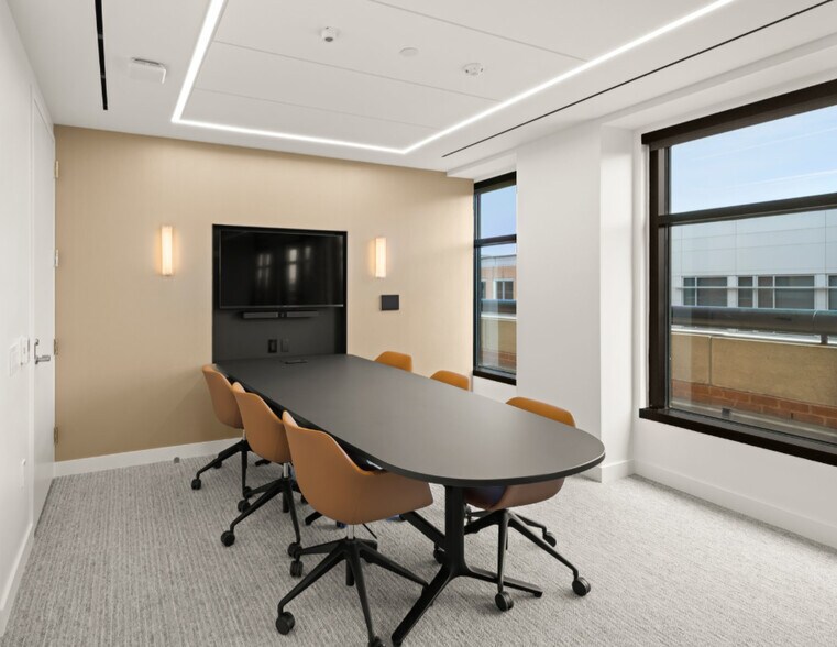 More Photos Of 225 Reinekers Ln, Alexandria Office For Sale