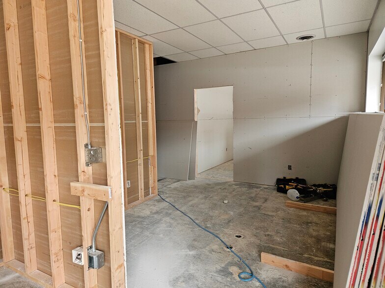 More Photos Of 18 4th St N, Great Falls Storefront For Sale