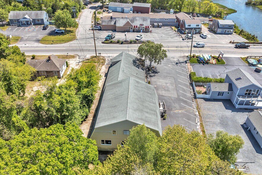 More Photos Of 28 Main St, Dennis Port Freestanding For Sale