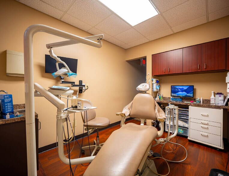 More Photos Of 690 Morrison Rd, Columbus Medical For Sale