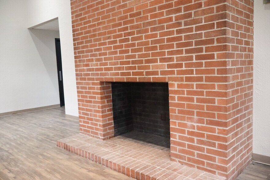 More Photos Of 912 N Dixie Ave, Elizabethtown Self Storage For Sale