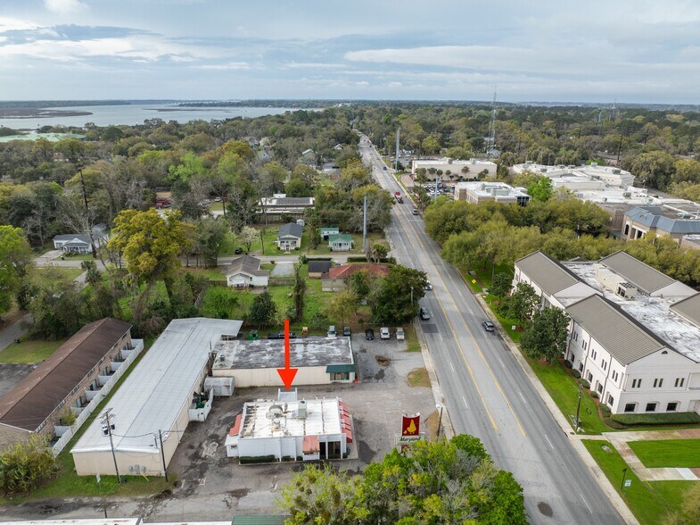 More Photos Of 111 Ribaut Rd, Beaufort General Retail For Sale