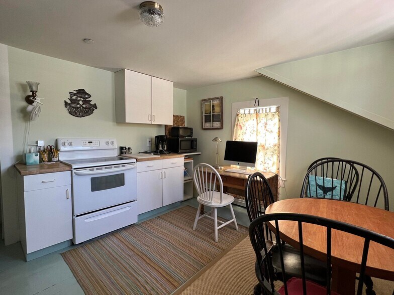 More Photos Of 33 Tenney Hl, Blue Hill Restaurant For Sale