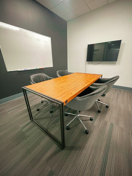 More Photos Of 915 Broadway St, Vancouver Office For Lease