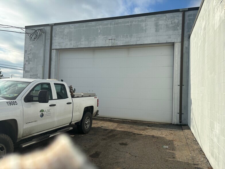 More Photos Of 33 Plan Way, Warwick Warehouse For Lease