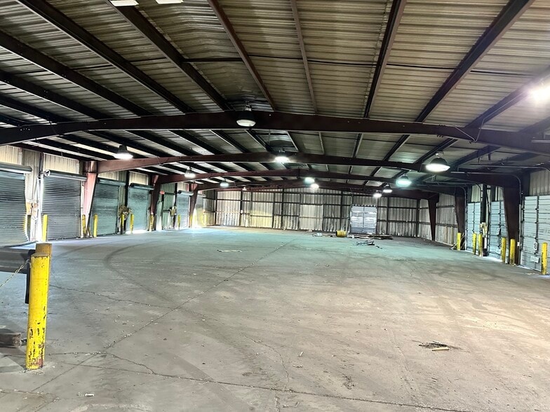 More Photos Of 3219 Nebraska Ave, Council Bluffs Truck Terminal For Lease