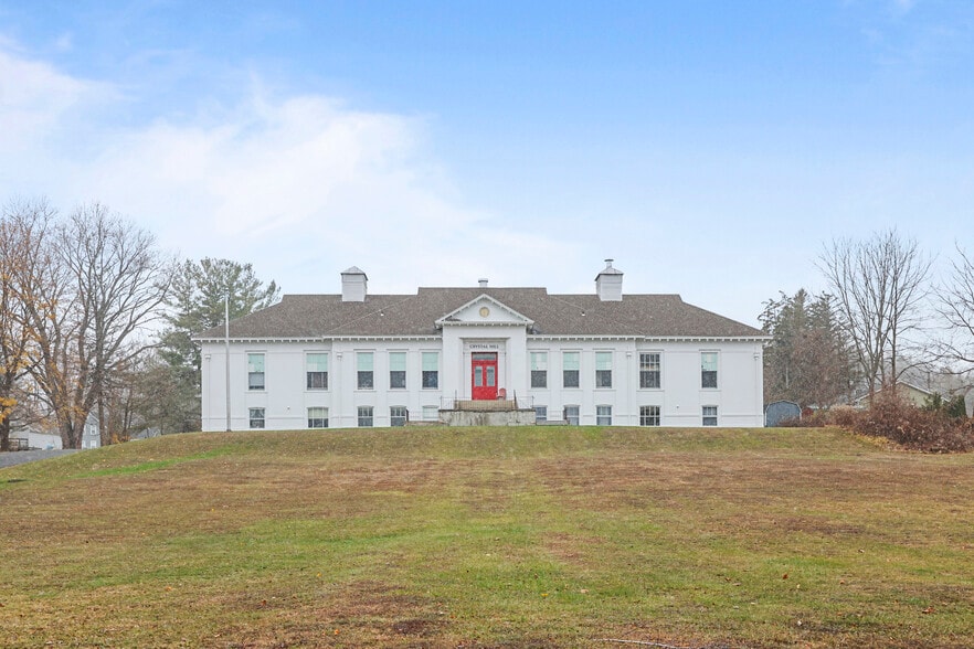 More Photos Of 55 Crystal St, Lenox Dale Apartments For Sale