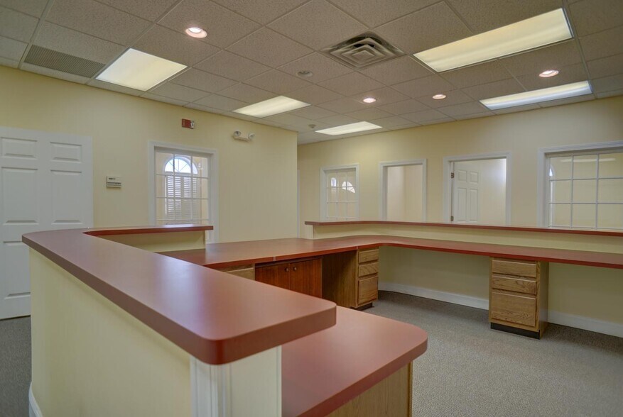 More Photos Of 100 Colony Park Dr, Cumming Bank For Sale