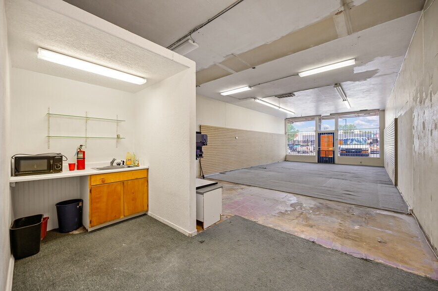 More Photos Of 1005 S St Francis Rd, Santa Fe General Retail For Sale