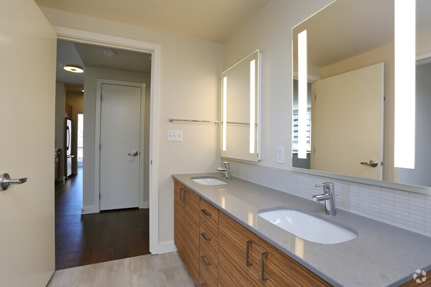 More Photos Of 2105 5th Ave, Seattle Apartments For Lease