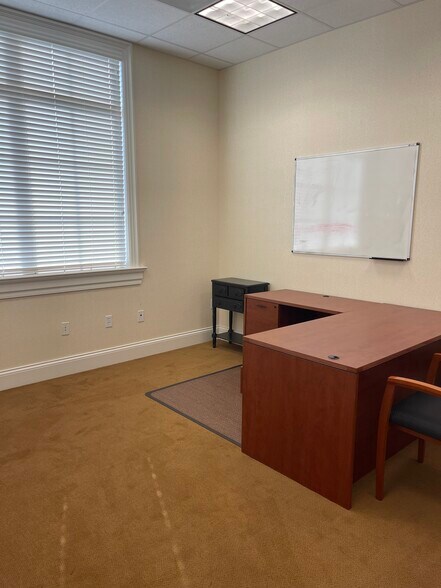 More Photos Of 1185 Immokalee Rd, Naples Office For Lease