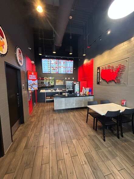 More Photos Of 13029-13039 S La Grange Rd, Palos Park General Retail For Lease