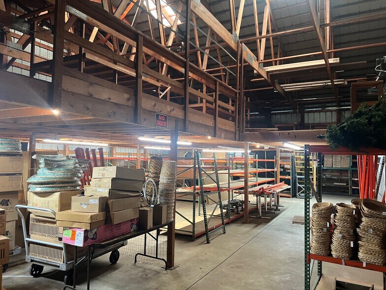 More Photos Of 565 Union Ave, Middlesex Flex For Sale