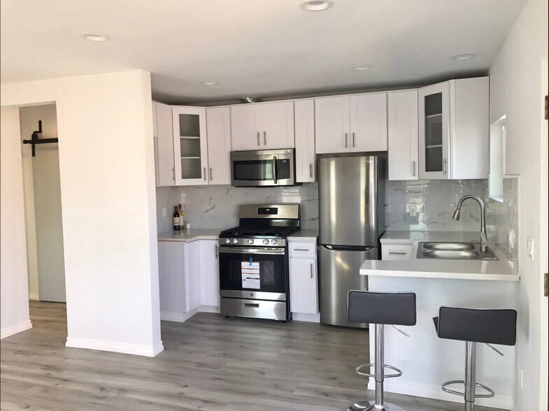 More Photos Of 3121 Silver Lake Blvd, Los Angeles Apartments For Sale