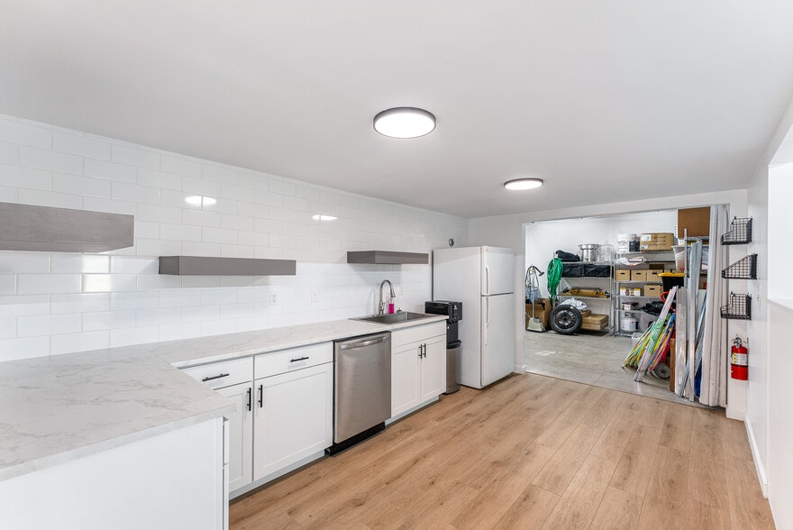 More Photos Of 967 Wray St, Knoxville Office For Sale