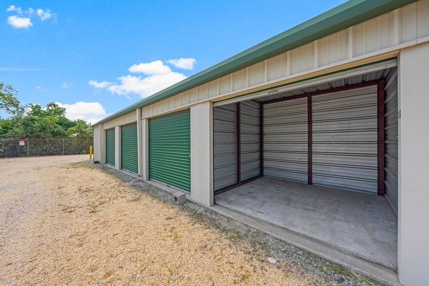 More Photos Of 2136 Cr-2321, Panama City Self Storage For Sale