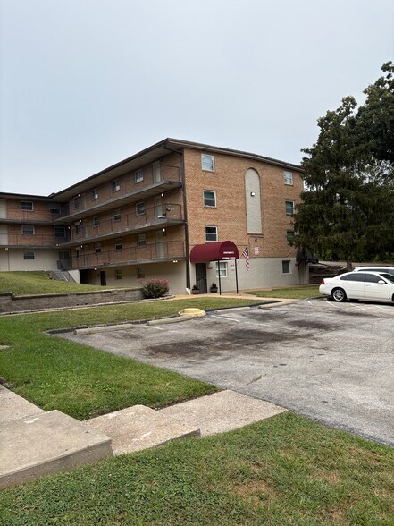 More Photos Of 9639-9640 Diamond Dr, Saint Louis Apartments For Sale