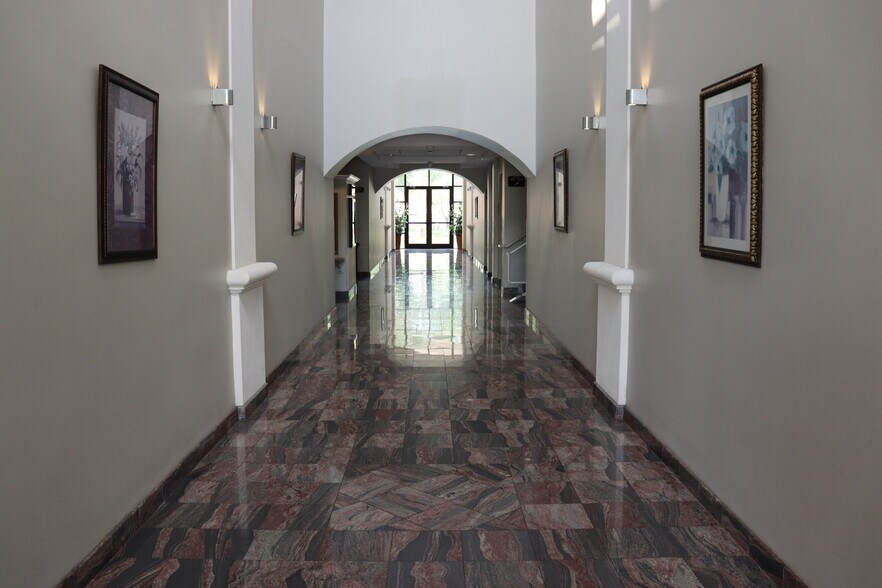 More Photos Of 1507 S Hiawassee Rd, Orlando Medical For Lease