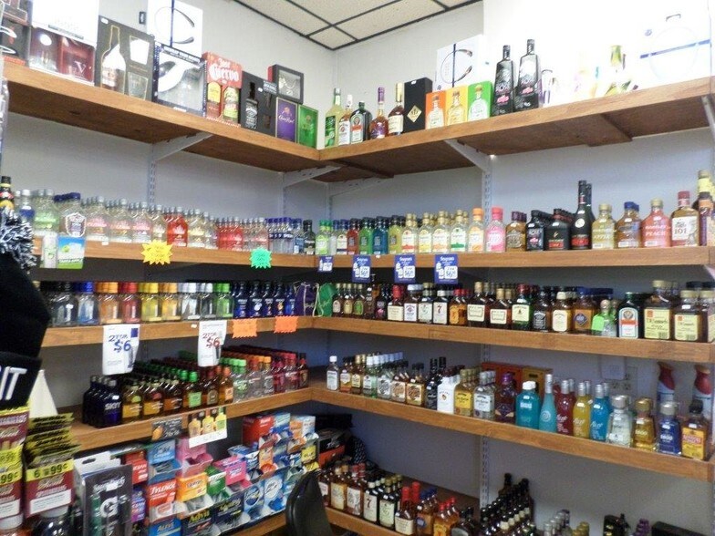 More Photos Of 1419 The Blvd, Rayne Service Station For Lease