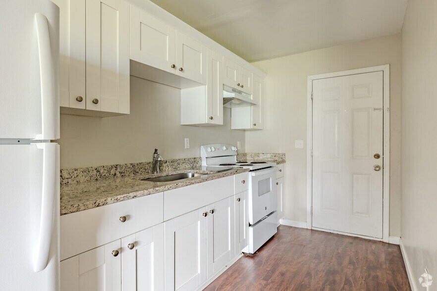 More Photos Of 969 Forest Ave, Forest Park Apartments For Sale