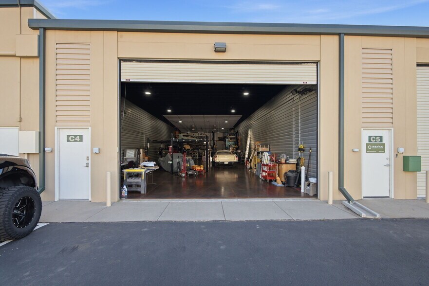 More Photos Of 9337 Commerce Center St, Highlands Ranch Showroom For Sale