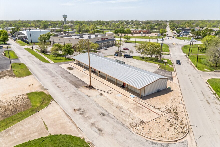 More Photos Of 1611 Old Granger Rd, Taylor Office For Lease