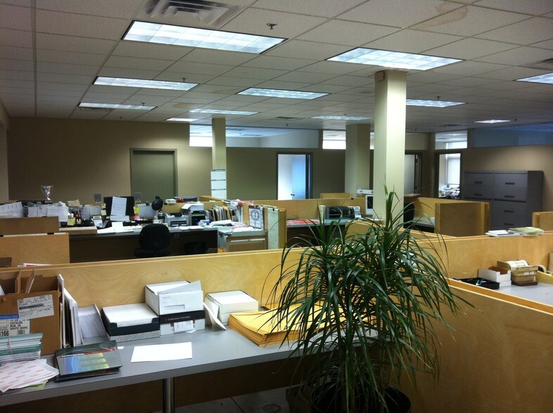 More Photos Of 1 W Forest Ave, Englewood Light Manufacturing For Lease