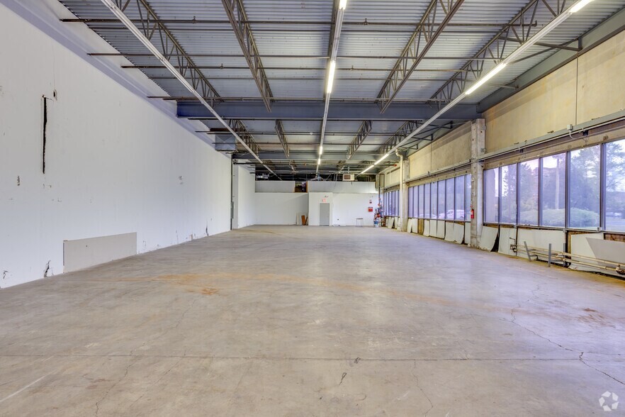 More Photos Of 450-460 Veterans Dr, Burlington Light Distribution For Sale
