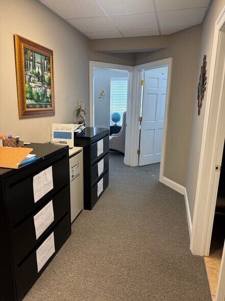 More Photos Of 2010 Limestone Rd, Wilmington Storefront Retail Office For Lease
