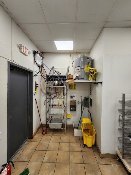 More Photos Of 108 E Pine St, East Prairie Restaurant For Sale