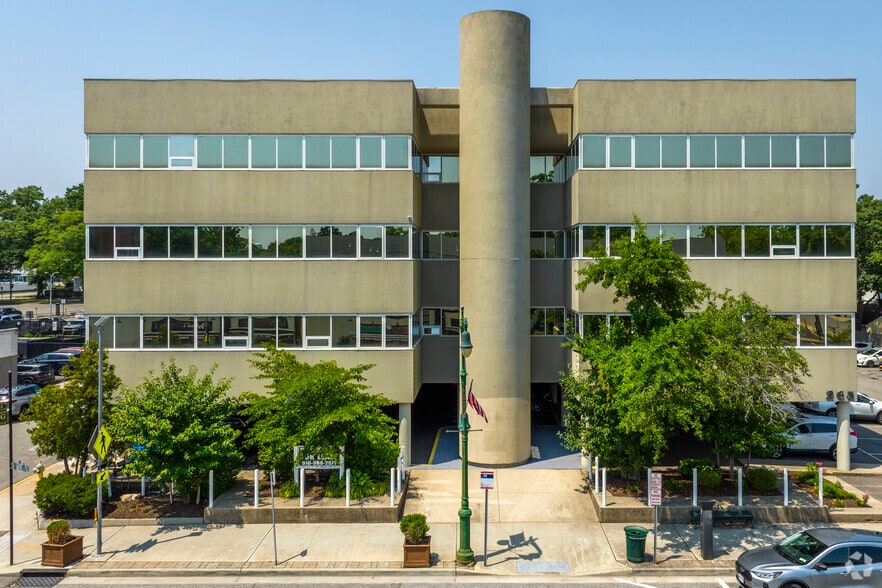 More Photos Of 265 Post Ave, Westbury Medical For Lease