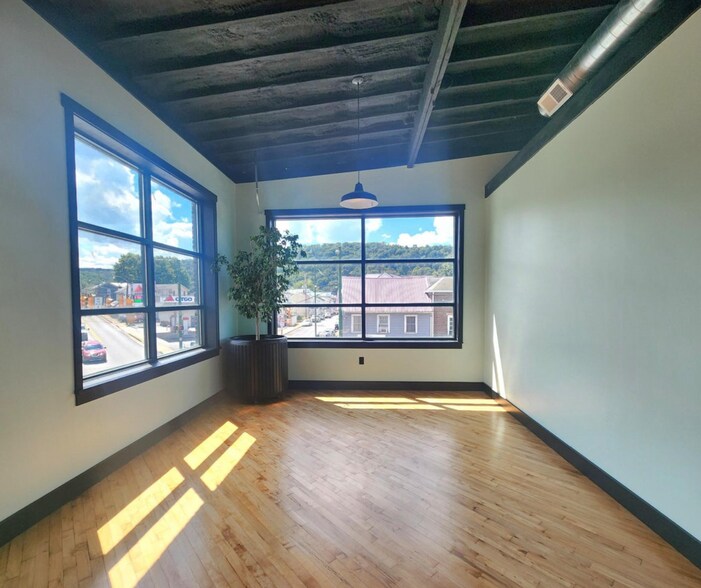 More Photos Of 353 Main St, Catawissa Office For Lease