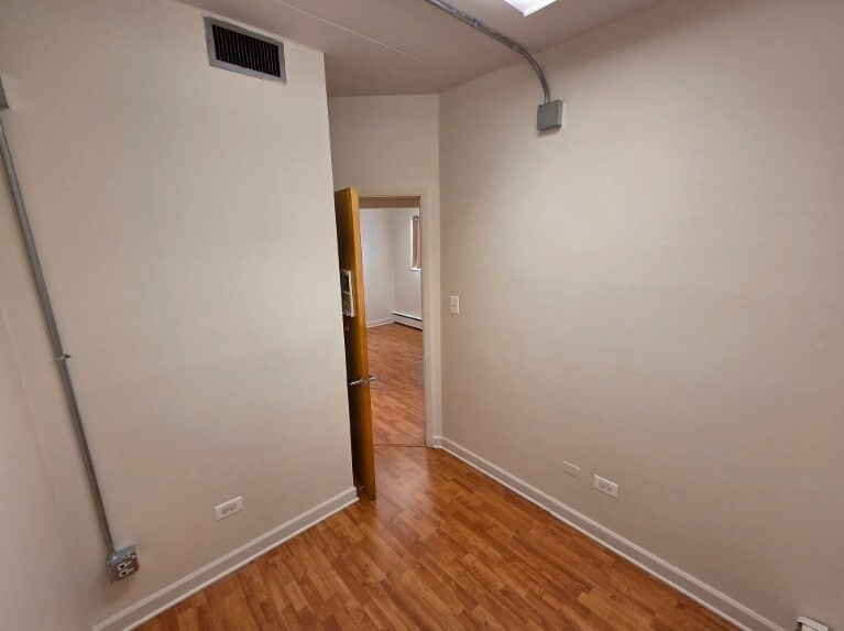 More Photos Of 4900 S Archer Ave, Chicago Office For Sale