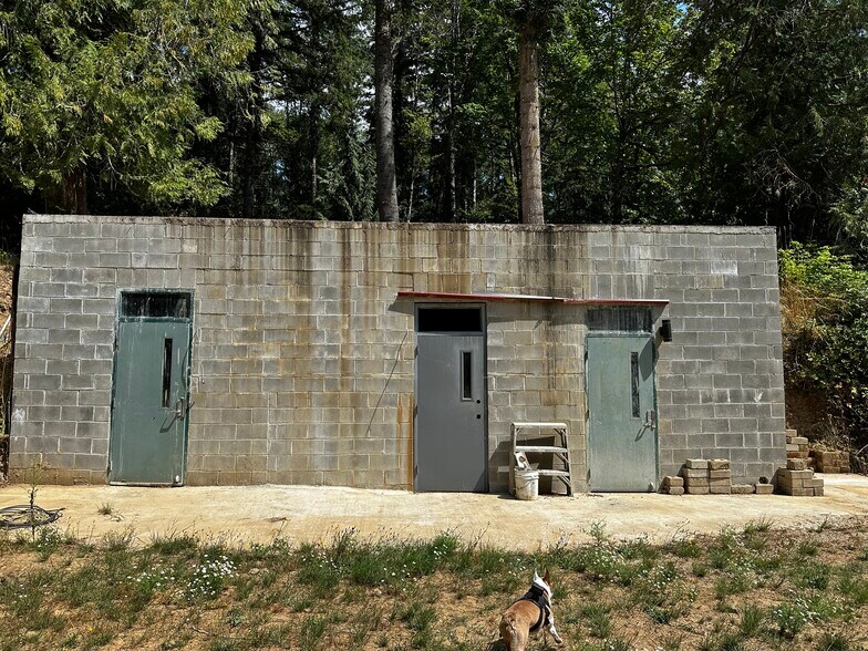 More Photos Of 747 Atlas Rd, Vader Warehouse For Sale