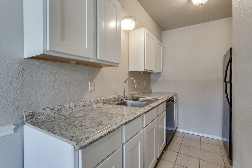 More Photos Of NW 10th St & N Classen Blvd, Oklahoma City Apartments For Sale