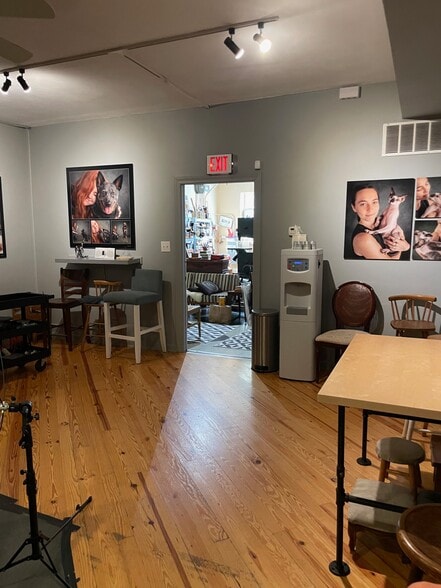 More Photos Of 3407-3421 Church St, Skokie Unknown For Lease