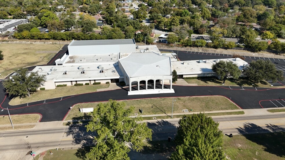 More Photos Of 6801 Meadowbrook Dr, Fort Worth Specialty For Sale