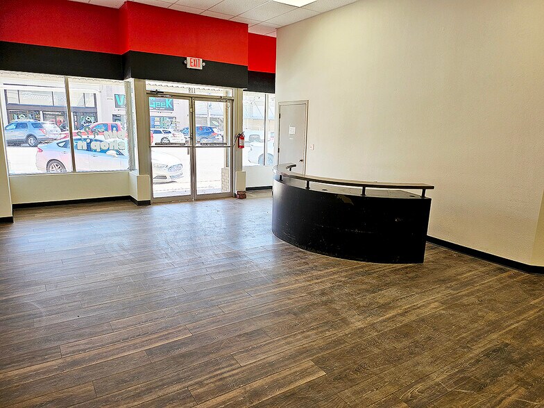 More Photos Of 119A N Main St, Mcpherson General Retail For Lease