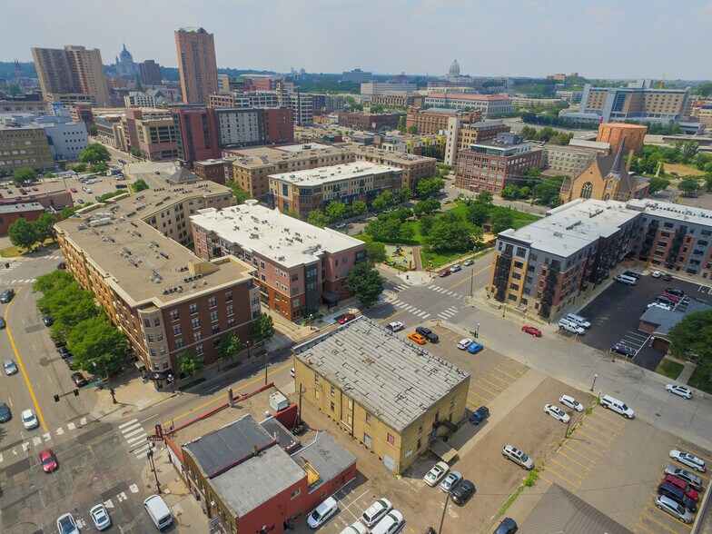 More Photos Of 444 Wacouta St, Saint Paul Showroom For Sale