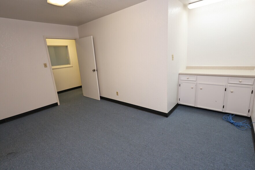 More Photos Of 6511 Stewart Rd, Galveston Office For Lease