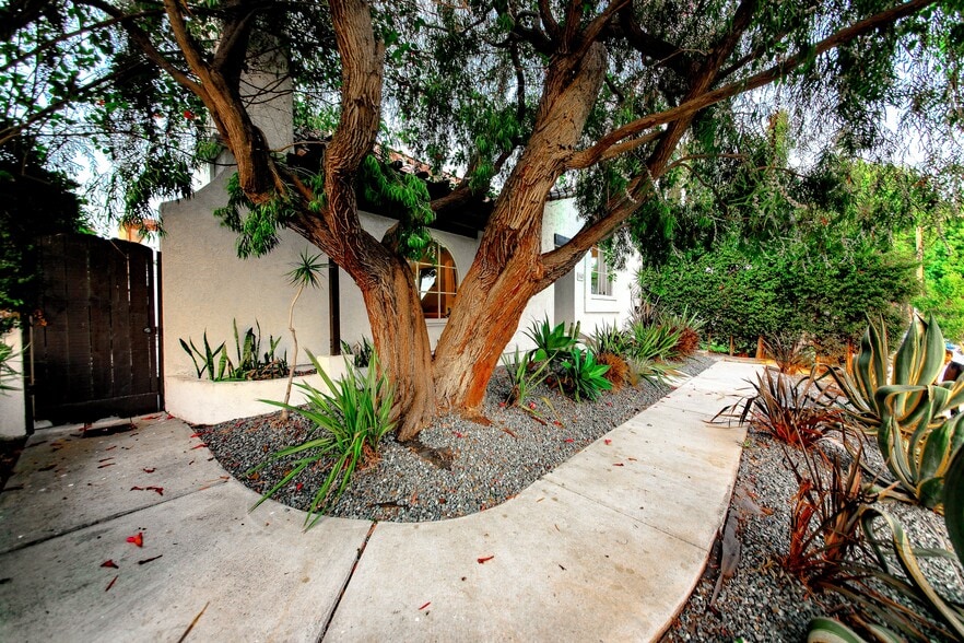 More Photos Of 1943 19th St, Santa Monica Apartments For Sale