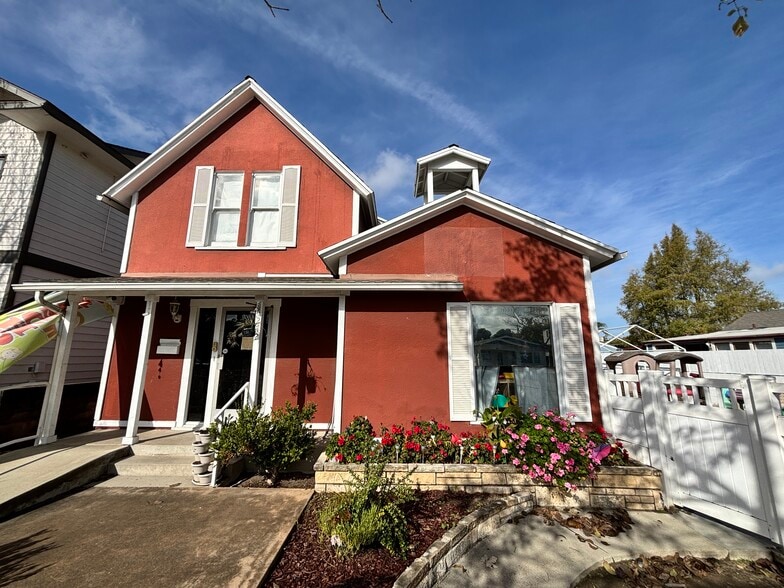 More Photos Of 272 S Glassell St, Orange Schools For Lease