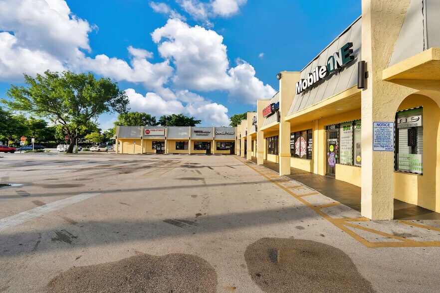 More Photos Of 4373-4399 N University Dr, Fort Lauderdale Unknown For Lease