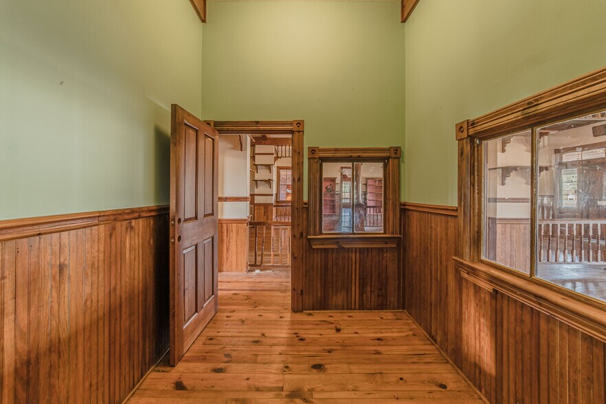 More Photos Of , Marion Unknown For Sale