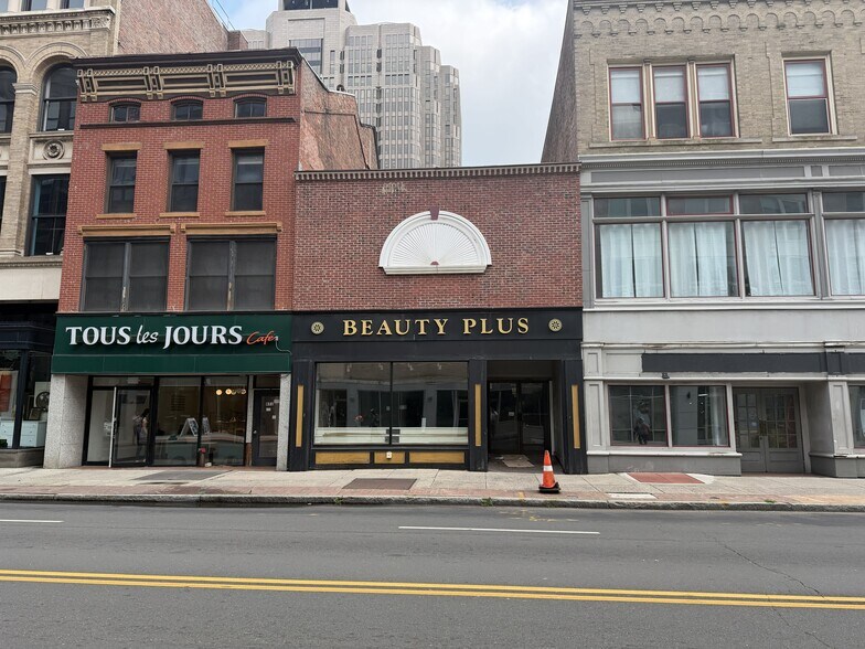 More Photos Of 827 Chapel St, New Haven Storefront For Lease